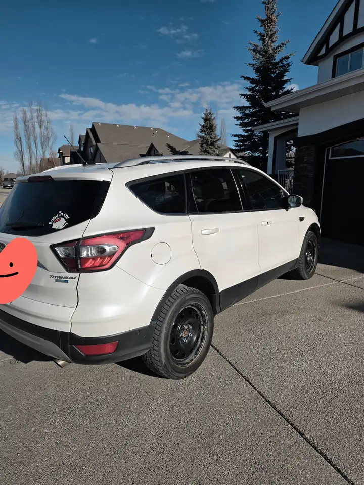 Ford Escape снимка Ford Escape