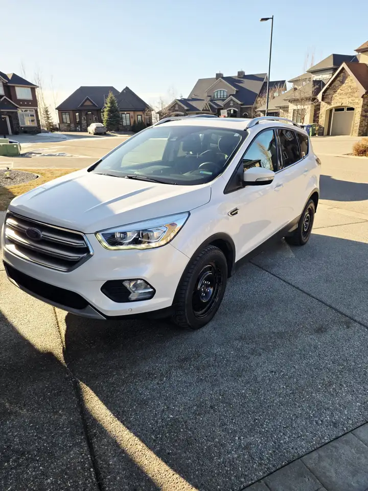 Ford Escape снимка Ford Escape
