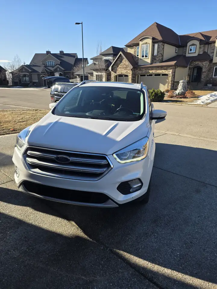 Ford Escape снимка Ford Escape