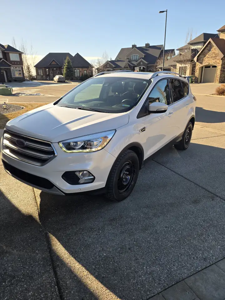 Ford Escape снимка Ford Escape