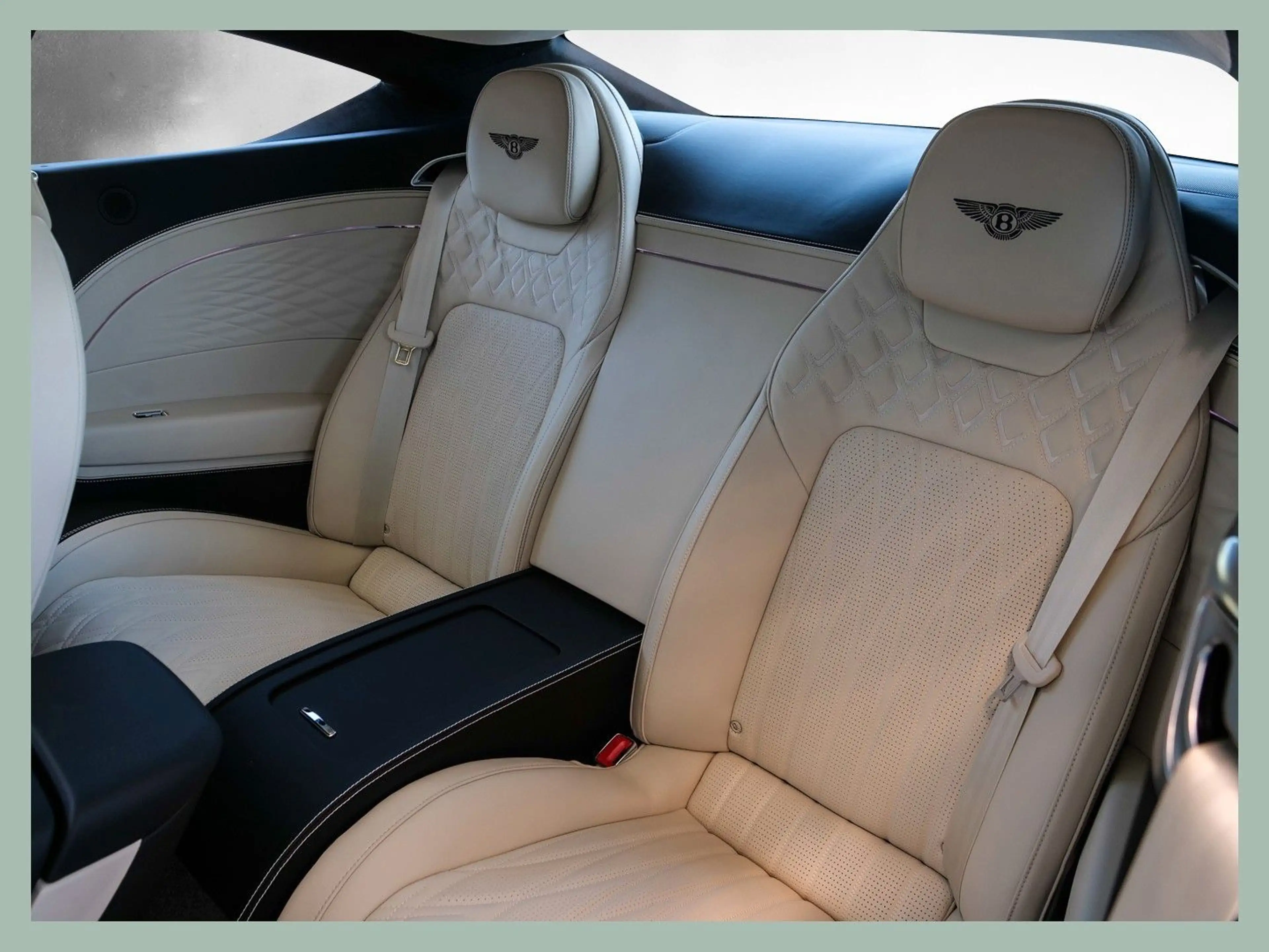 Bentley Continental GT Azure // BENTLEY DÜSSELDORF — photo 13