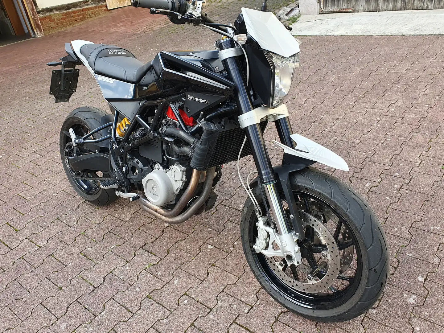 Husqvarna Nuda 900 ÖHLINS + ANDREANI Black - 2