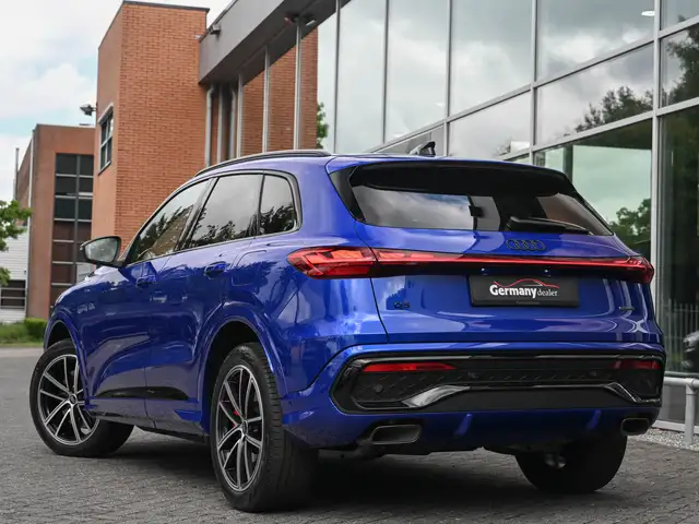 Audi Q5 view 2