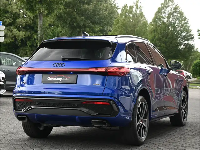 Audi Q5 view 11