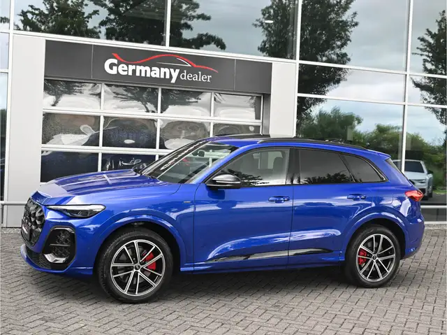 Audi Q5 view 8