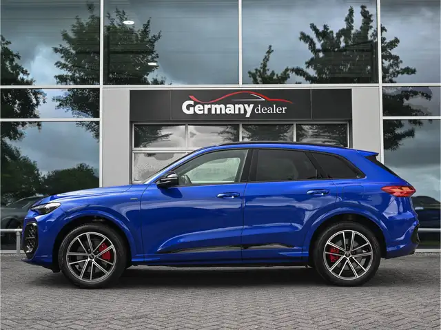 Audi Q5 view 3