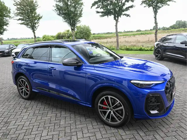 Audi Q5 view 13