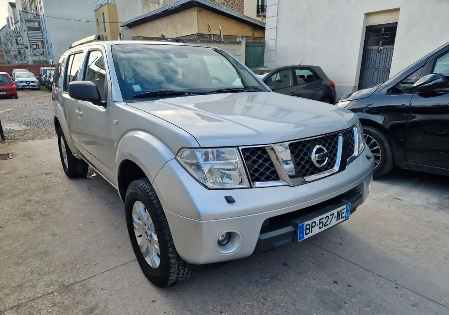 Nissan Pathfinder 2.5 dci 171ch 7places élégance Gris - 2