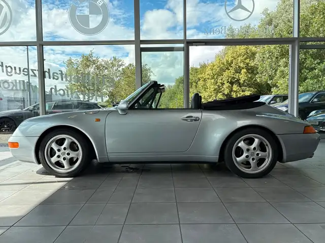 Porsche 993 view 2