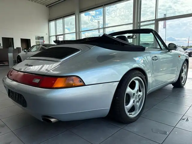Porsche 993 view 7