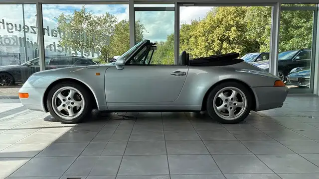 Porsche 993 view 3