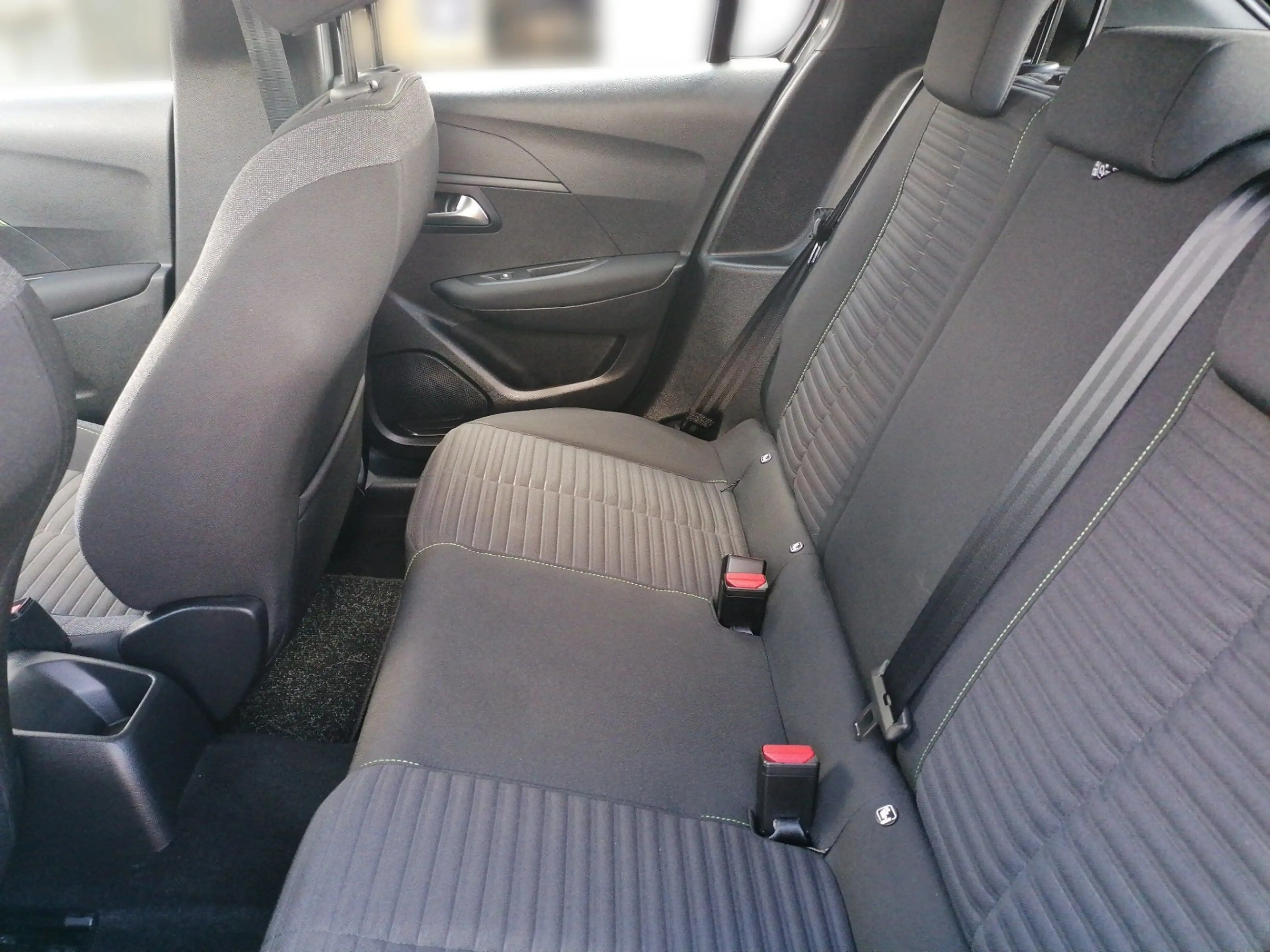 Peugeot 208 1.2 PureTech 100 Active Sitzheiz. Facelift — photo 7