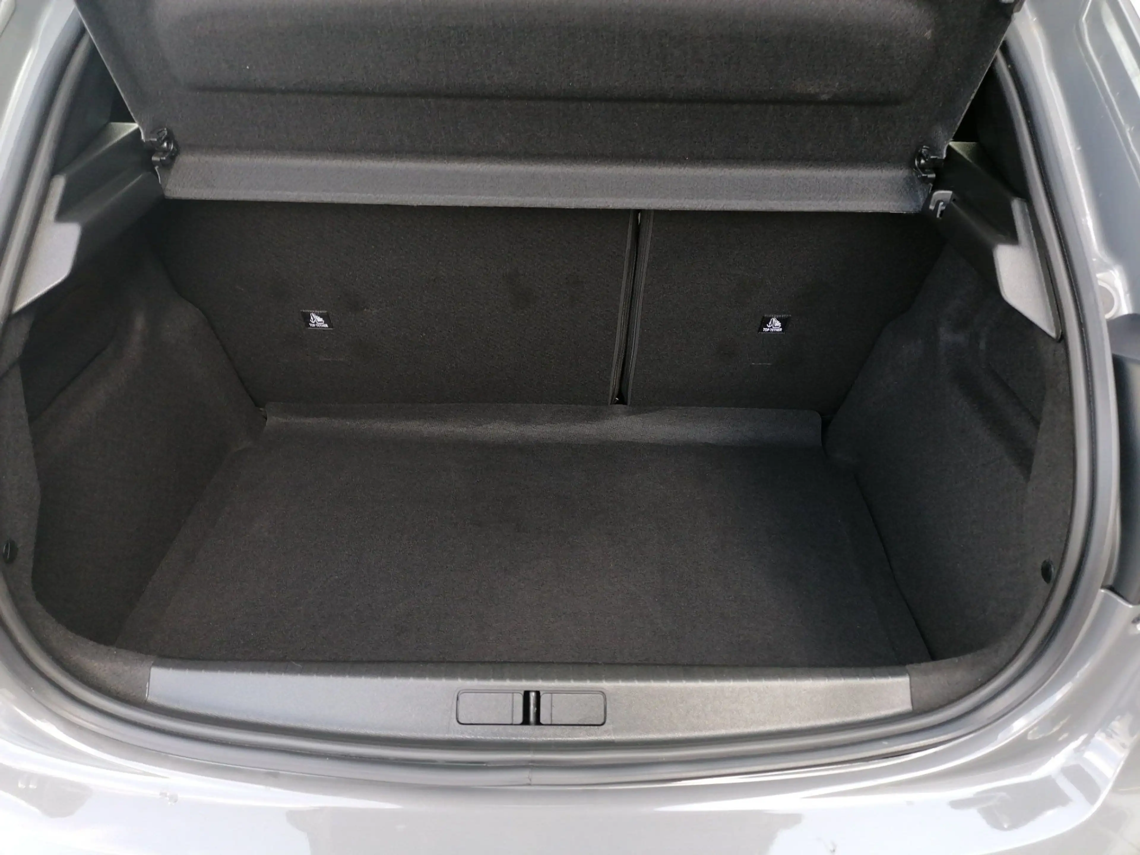 Peugeot 208 1.2 PureTech 100 Active Sitzheiz. Facelift — photo 11