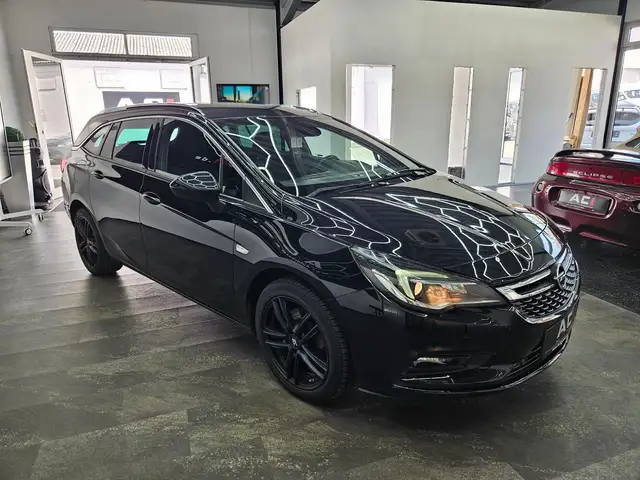 Opel Astra view 11