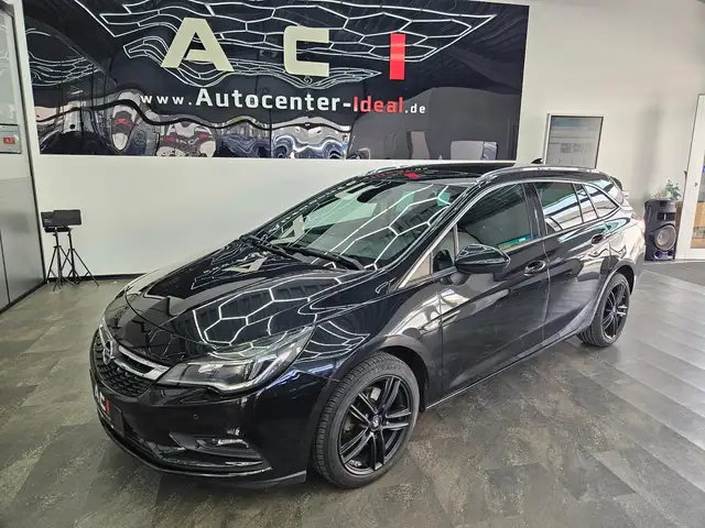 Opel Astra view 2