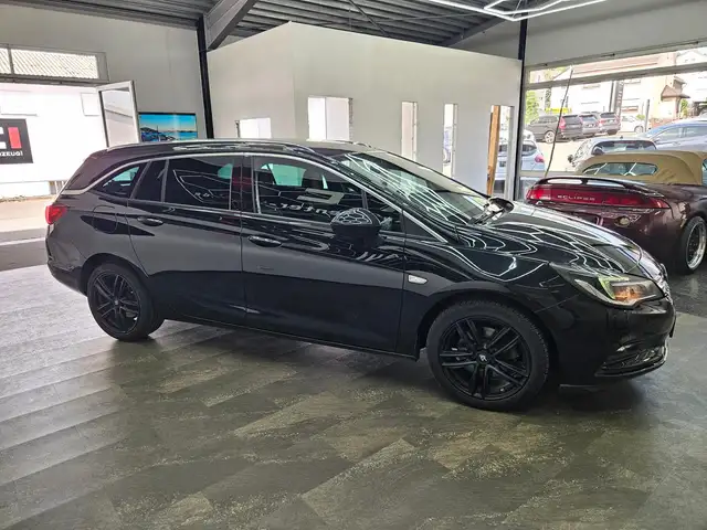 Opel Astra view 10