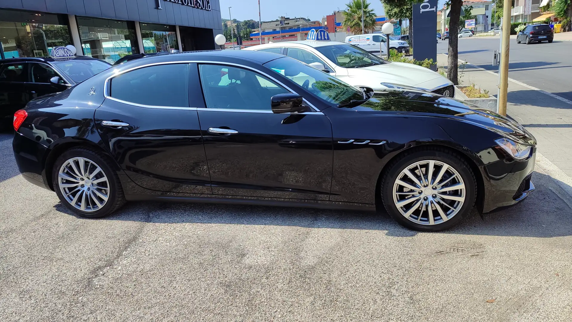 Maserati Ghibli 3.0 V6 ds 275cv "PELLE"NAVI"CAMERA"19" Nero - 2