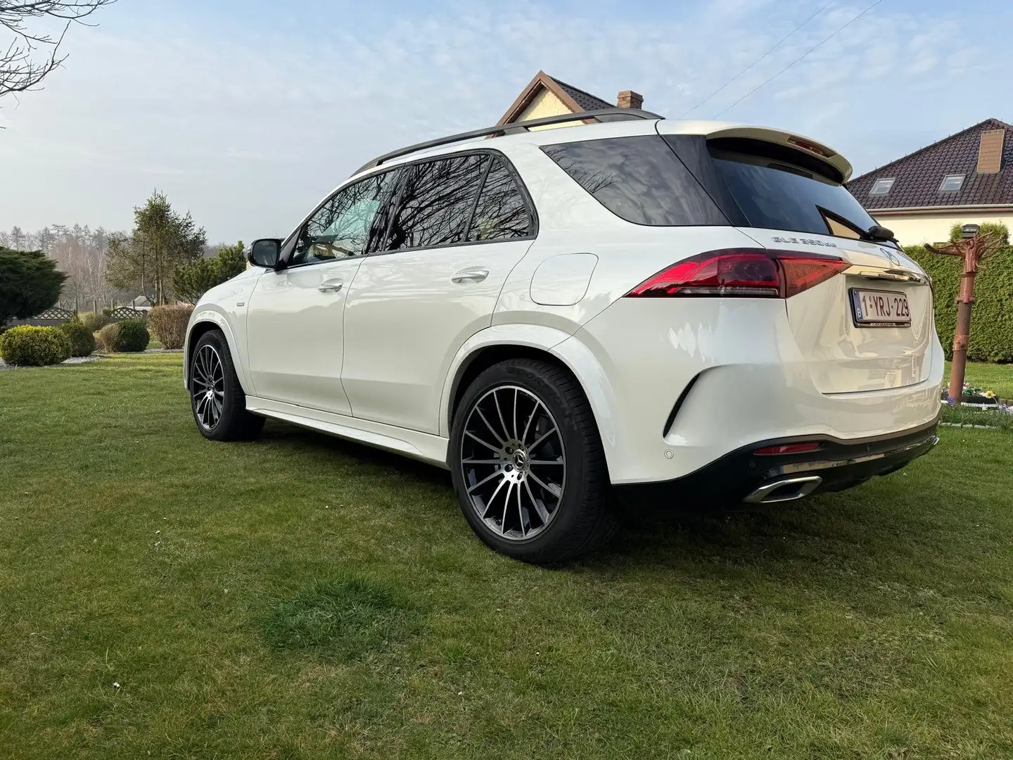 Mercedes-Benz GLE 350 de 4-Matic Plug-In, 333cv AMG Ligne, Pack Night Blanc - 2