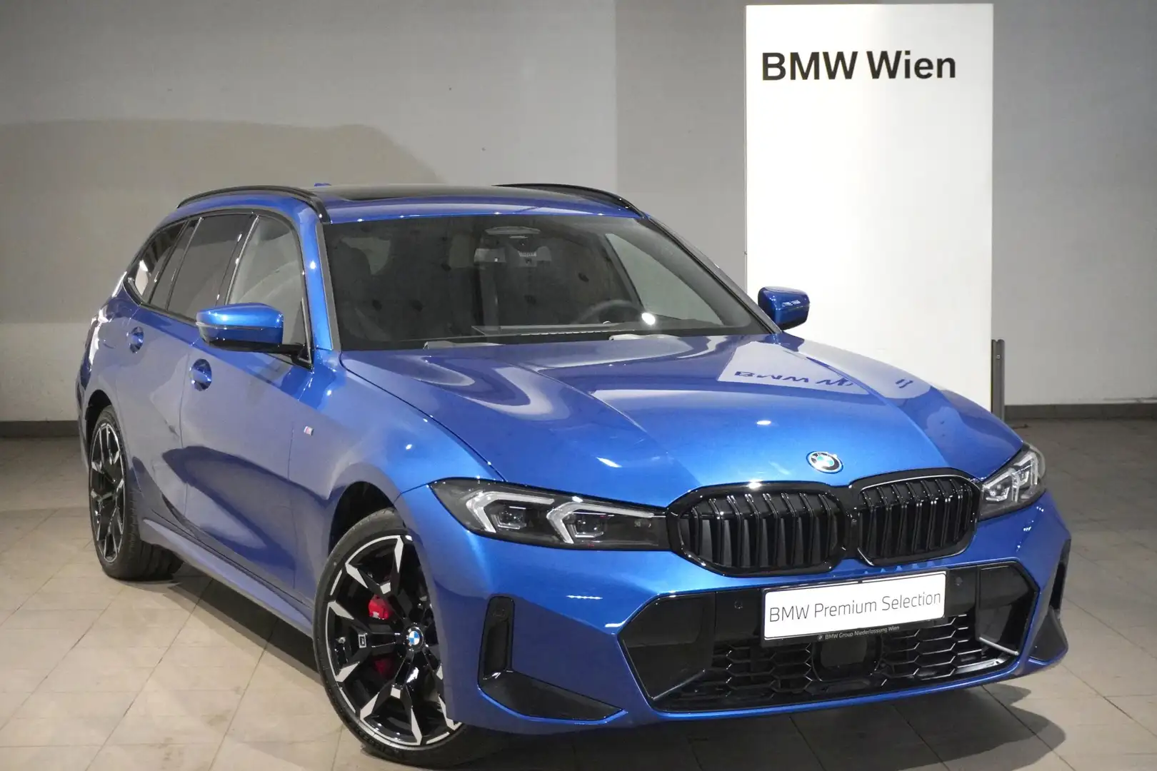 BMW 330 e xDrive Blau - 1