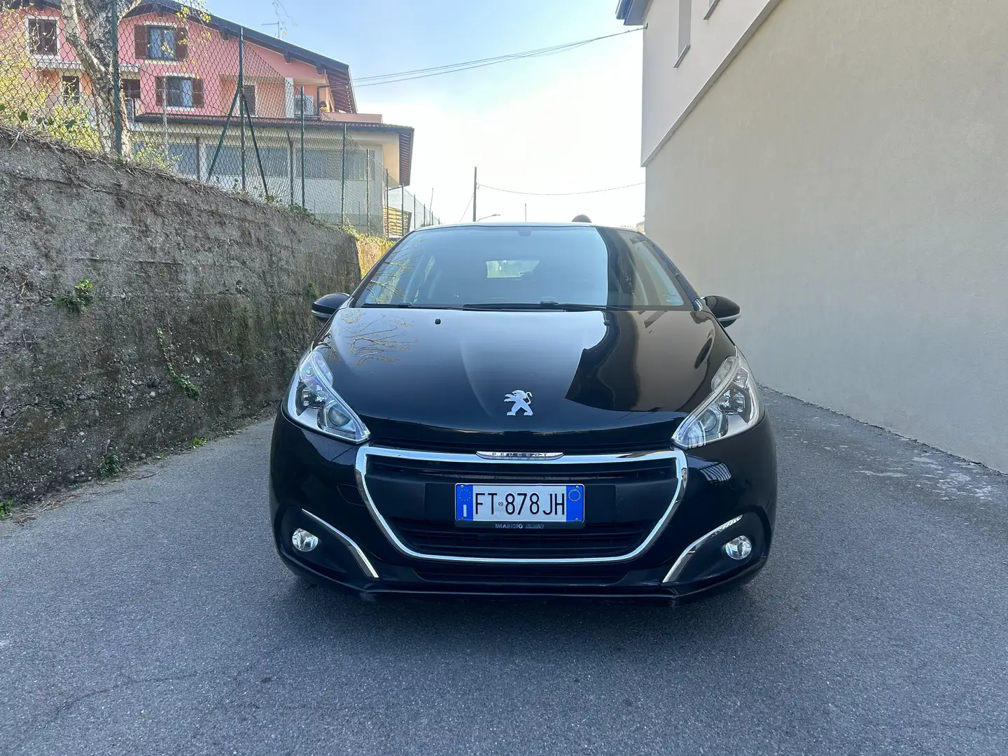 Peugeot 208 208 5p 1.2 puretech Active s Zwart - 1