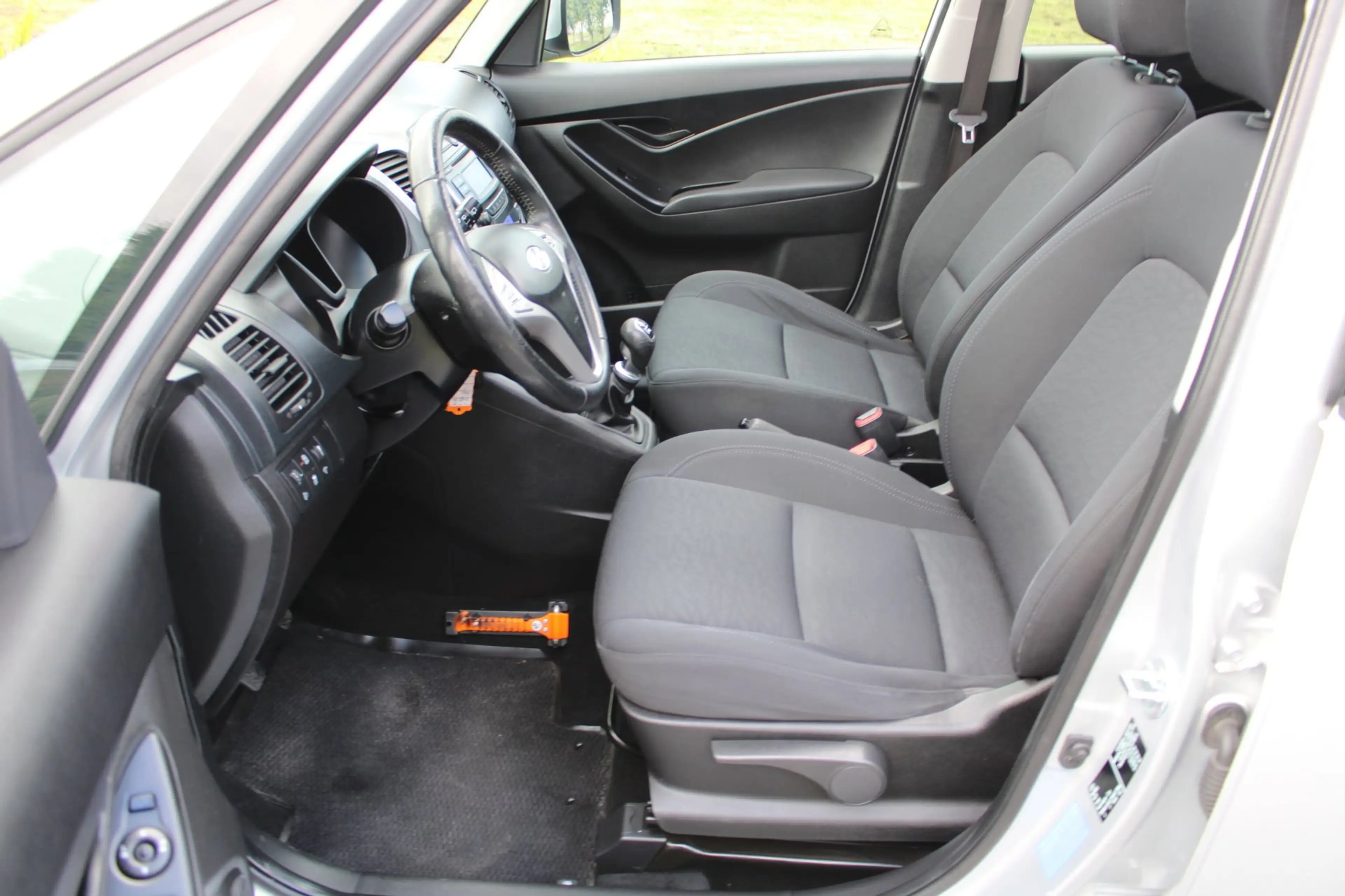 Hyundai iX20 1.4i i-Vision met Panorama dak — photo 9