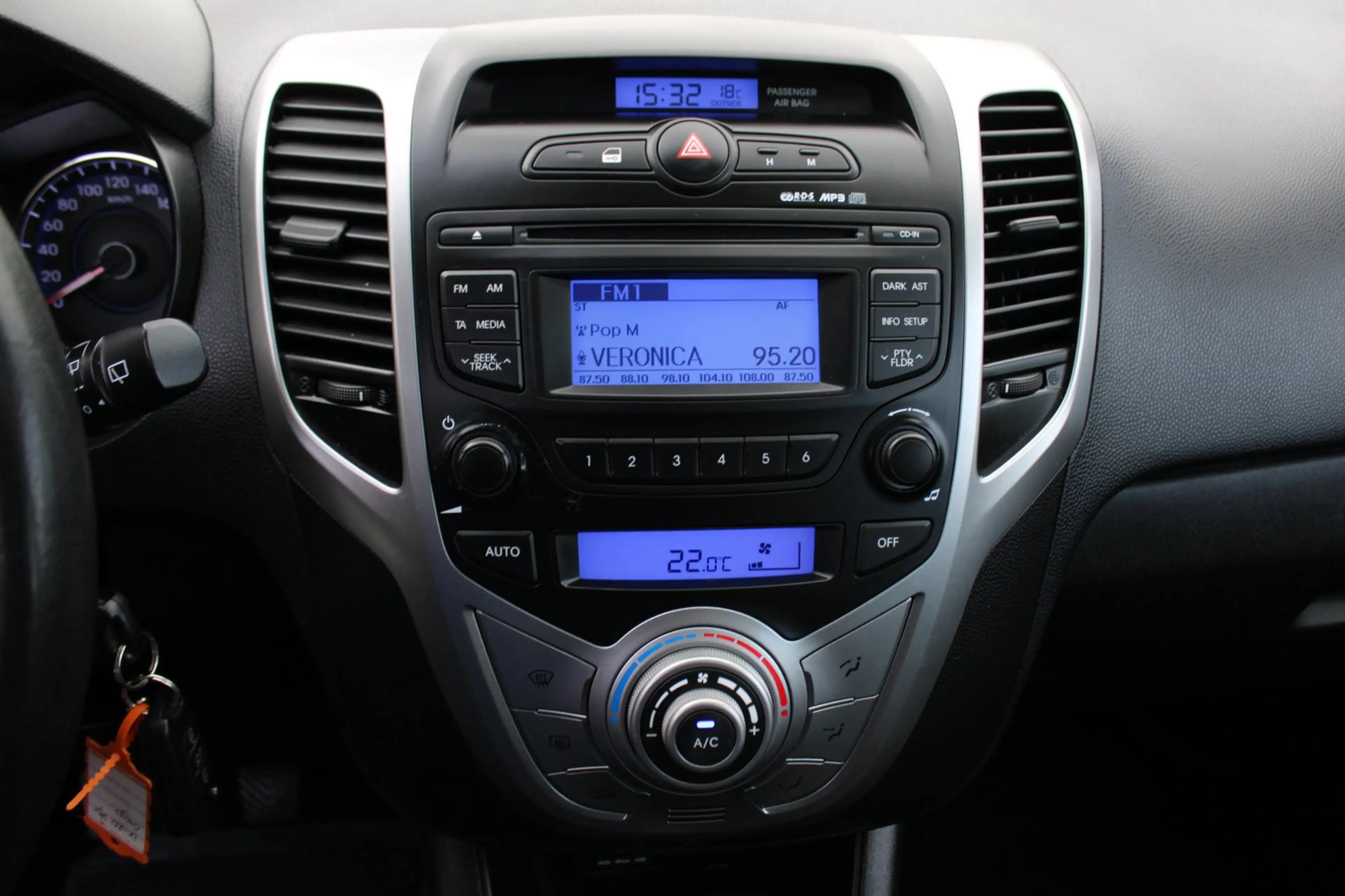 Hyundai iX20 1.4i i-Vision met Panorama dak — photo 14