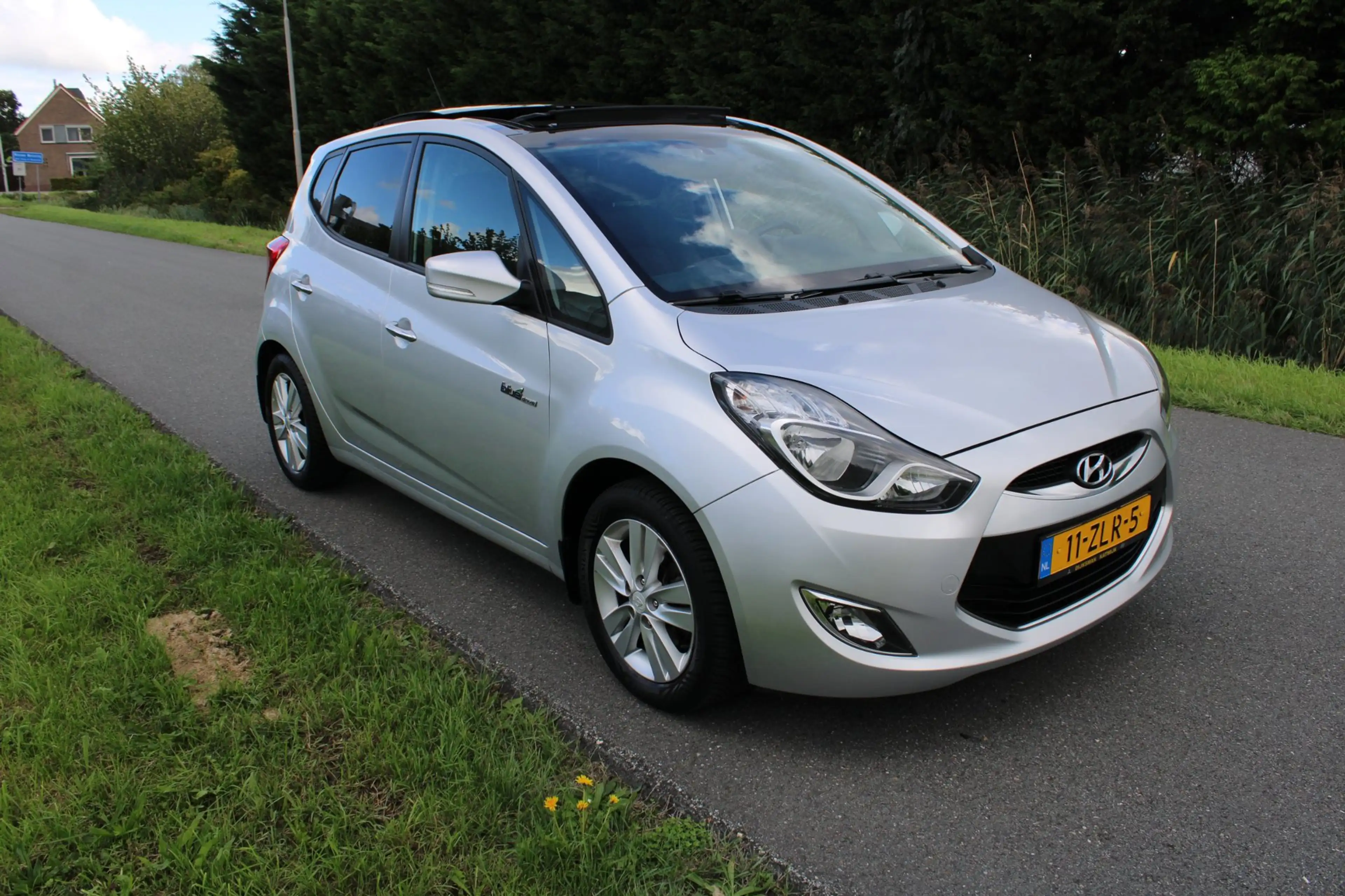 Hyundai iX20 1.4i i-Vision met Panorama dak — photo 2