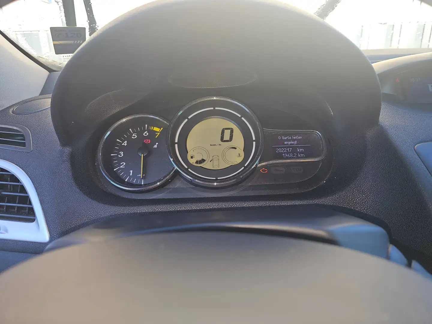 Renault Megane Schwarz - 1