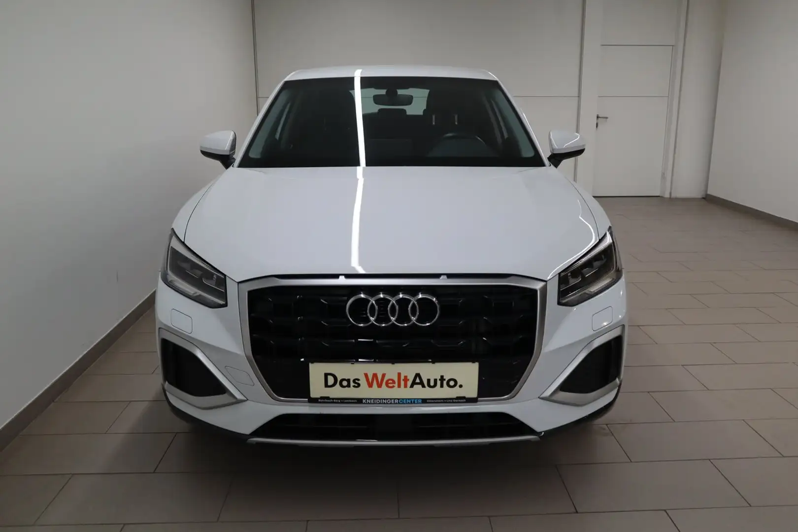 Audi Q2 30 TFSI intense Weiß - 2