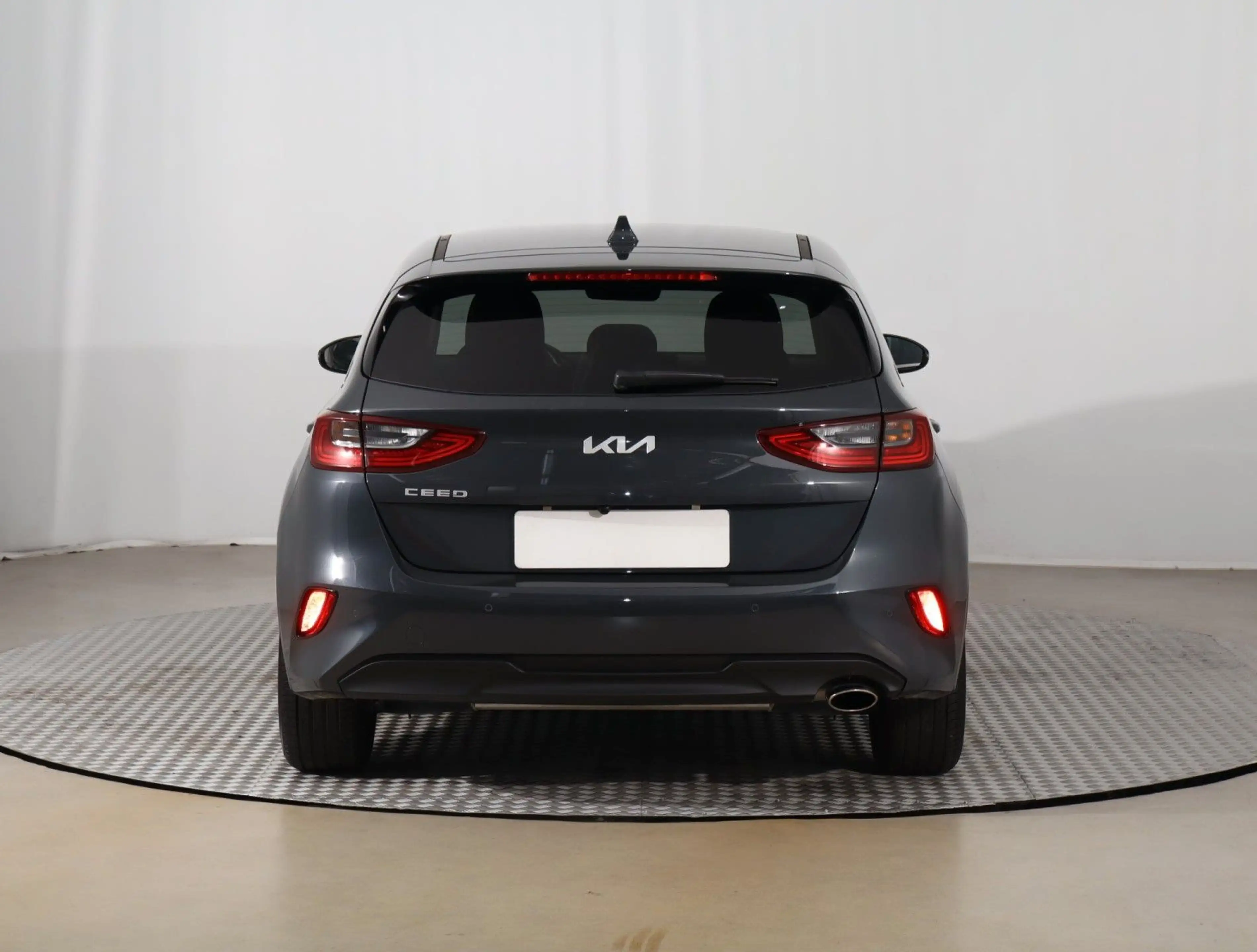 Kia Ceed / cee'd Ceed 1.5T-GDI Spirit Navi+Winterpaket+RF-Cam — photo 4