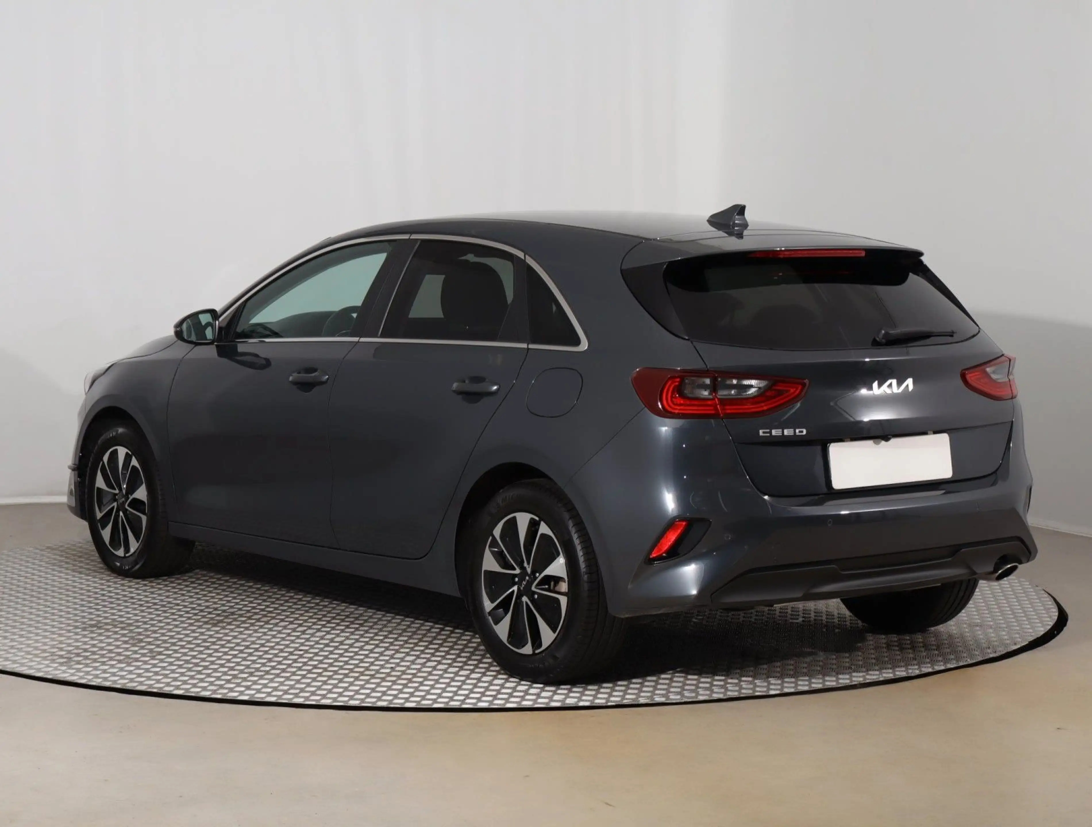 Kia Ceed / cee'd Ceed 1.5T-GDI Spirit Navi+Winterpaket+RF-Cam — photo 3