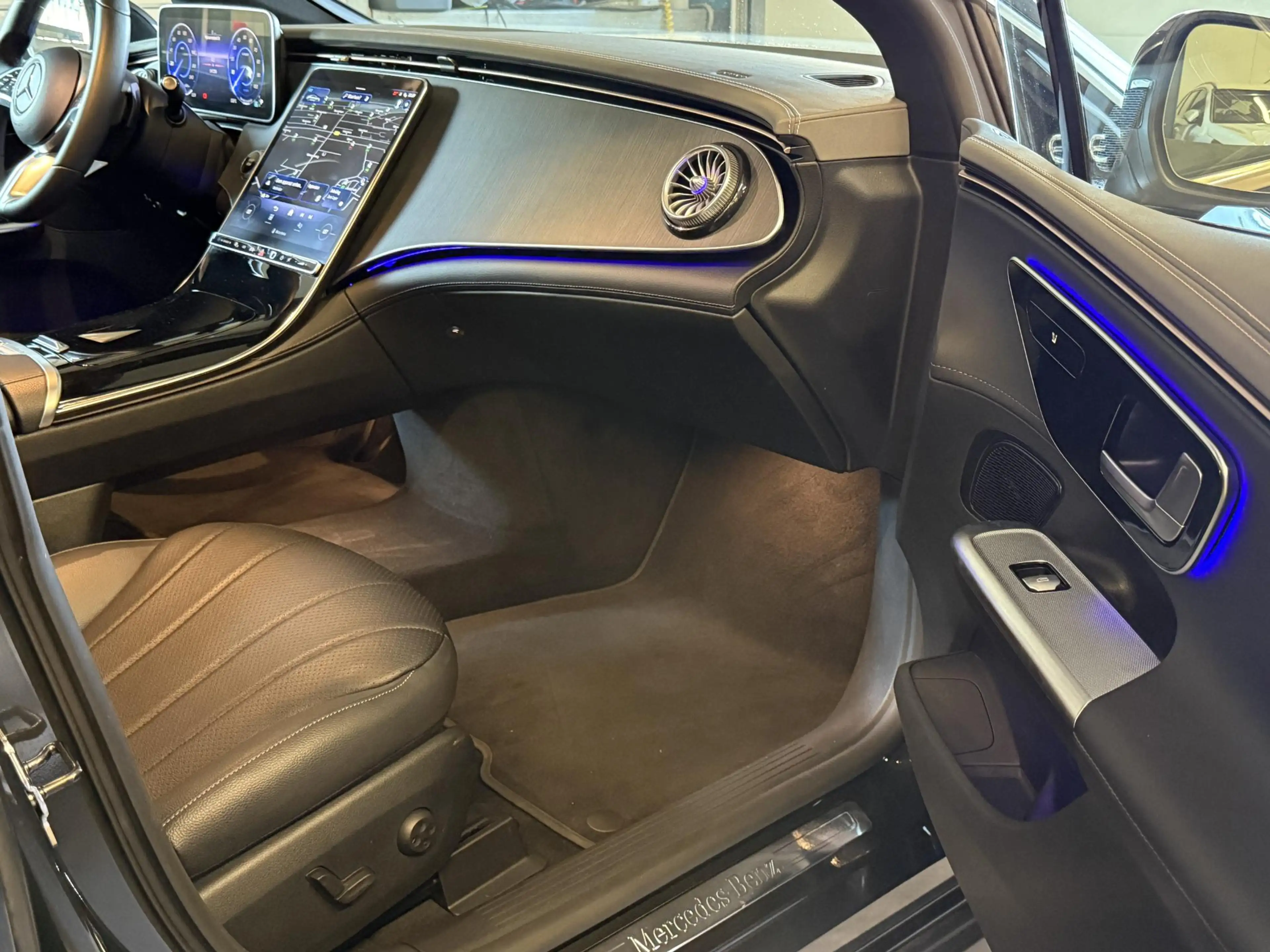 Mercedes-Benz EQE 300 89 kWh | SOH 95% | Lederen bekleding | Sfeerverlic — photo 41