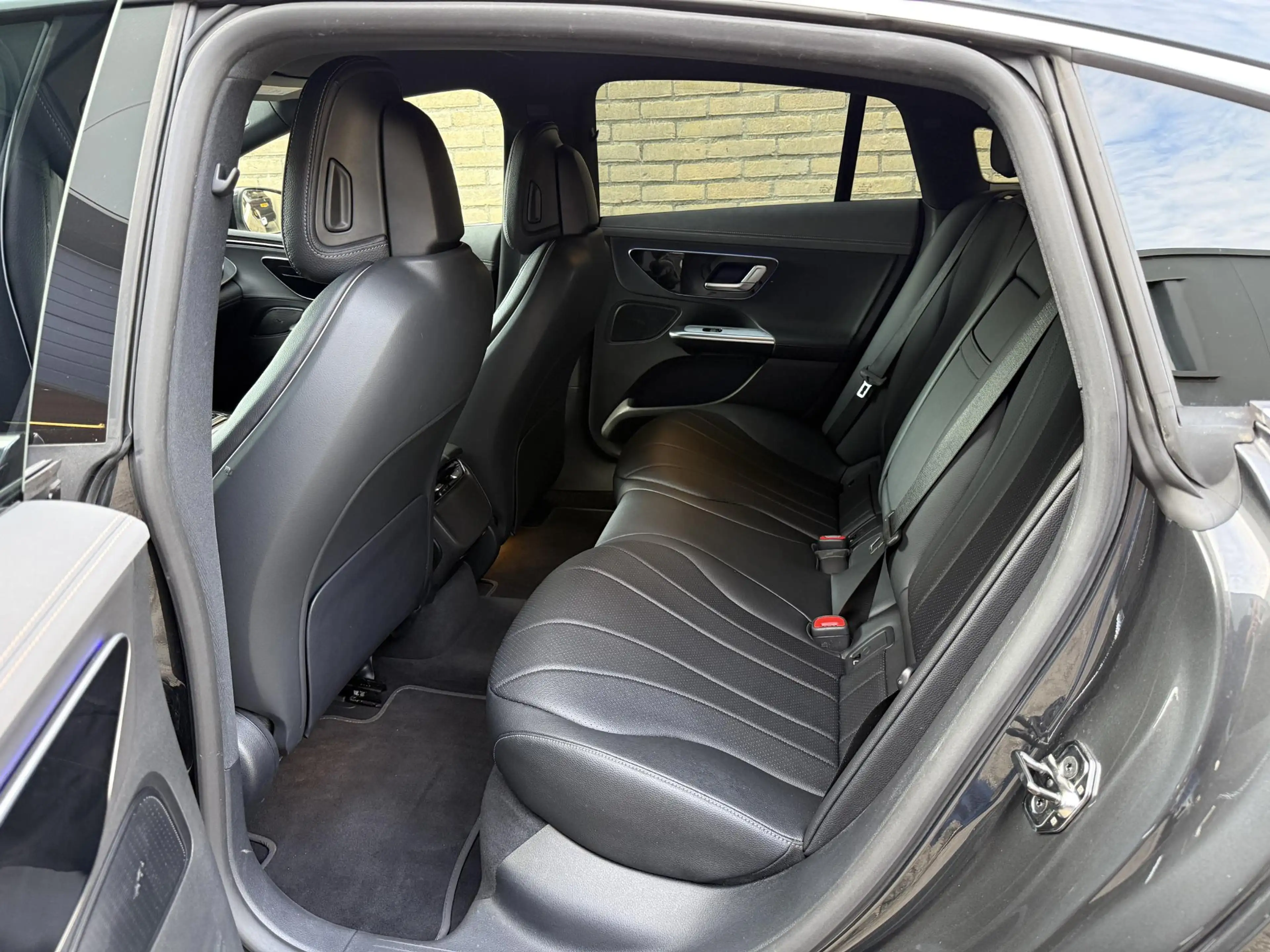 Mercedes-Benz EQE 300 89 kWh | SOH 95% | Lederen bekleding | Sfeerverlic — photo 21
