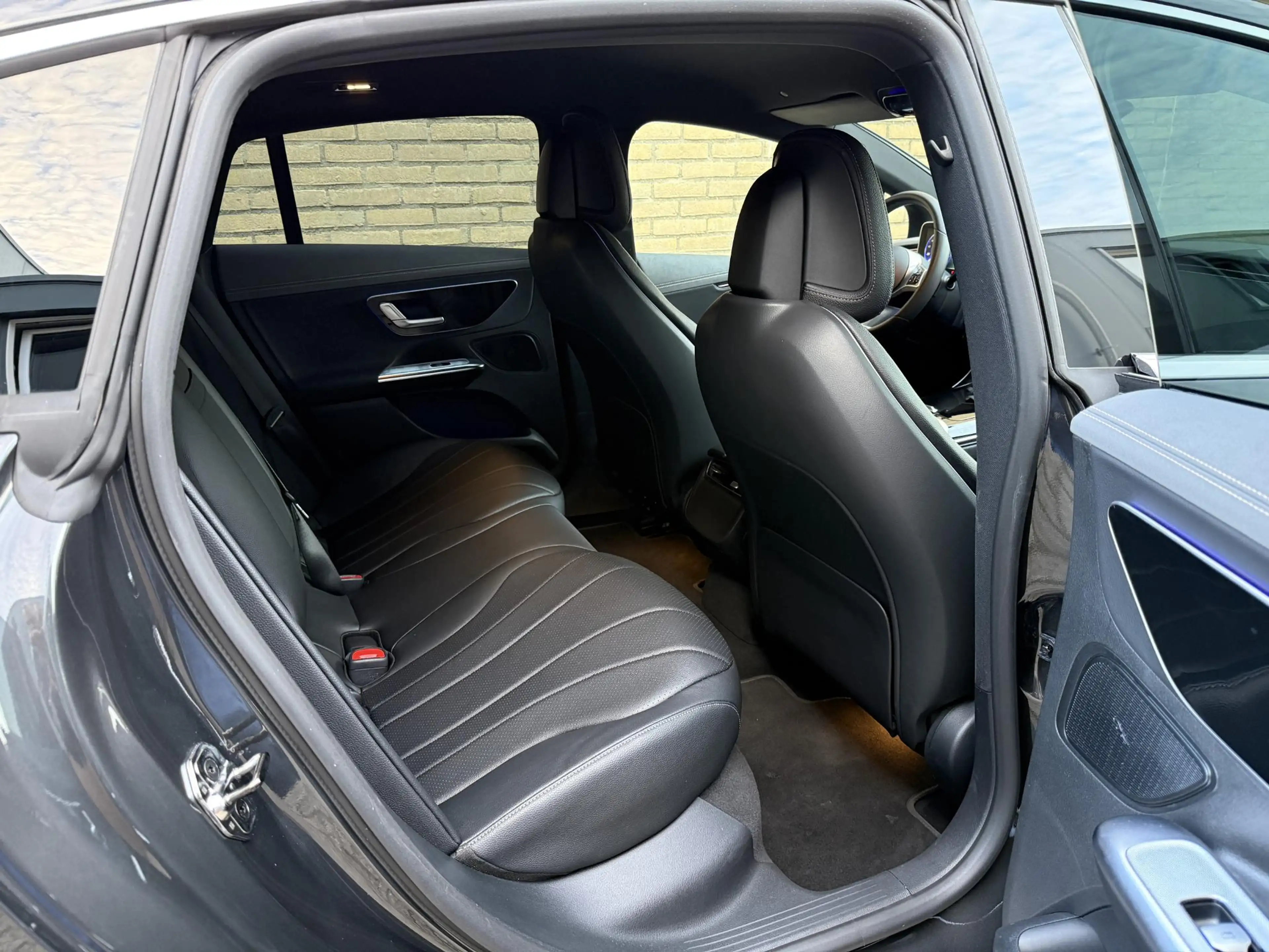 Mercedes-Benz EQE 300 89 kWh | SOH 95% | Lederen bekleding | Sfeerverlic — photo 22