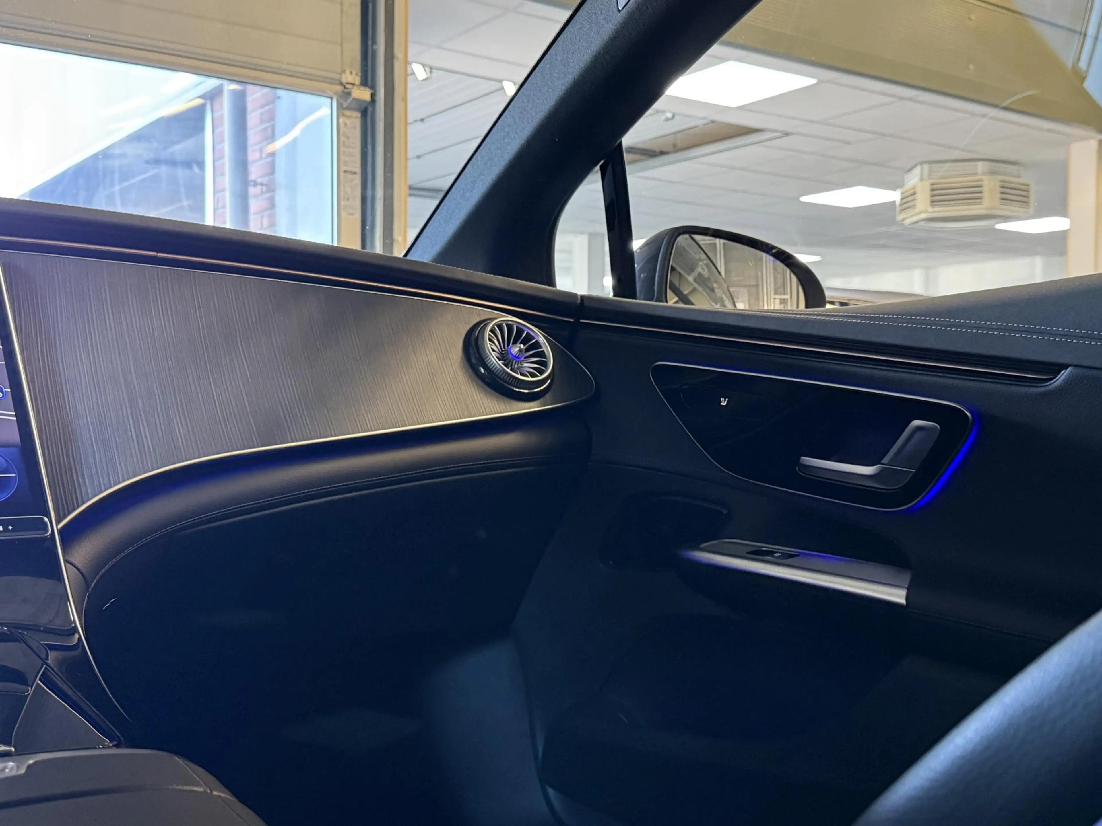 Mercedes-Benz EQE 300 89 kWh | SOH 95% | Lederen bekleding | Sfeerverlic — photo 39