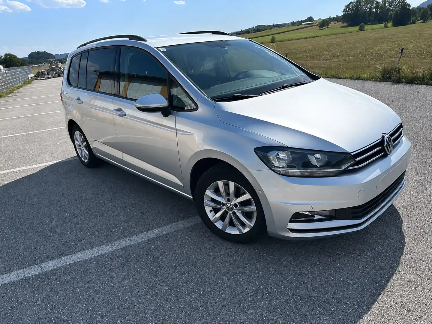 Volkswagen Touran Touran 1.6 TDI Comfortline Kombi/Famaly Van Silber - 1