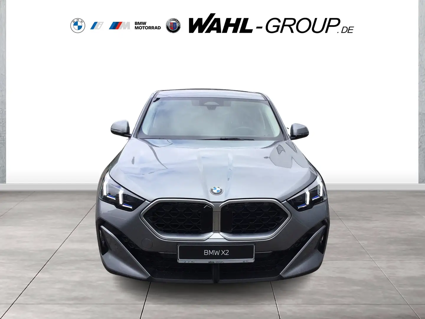 BMW X2 sDrive18d AHK Adapt LED Navi Premium SHZ PDC Grau - 2