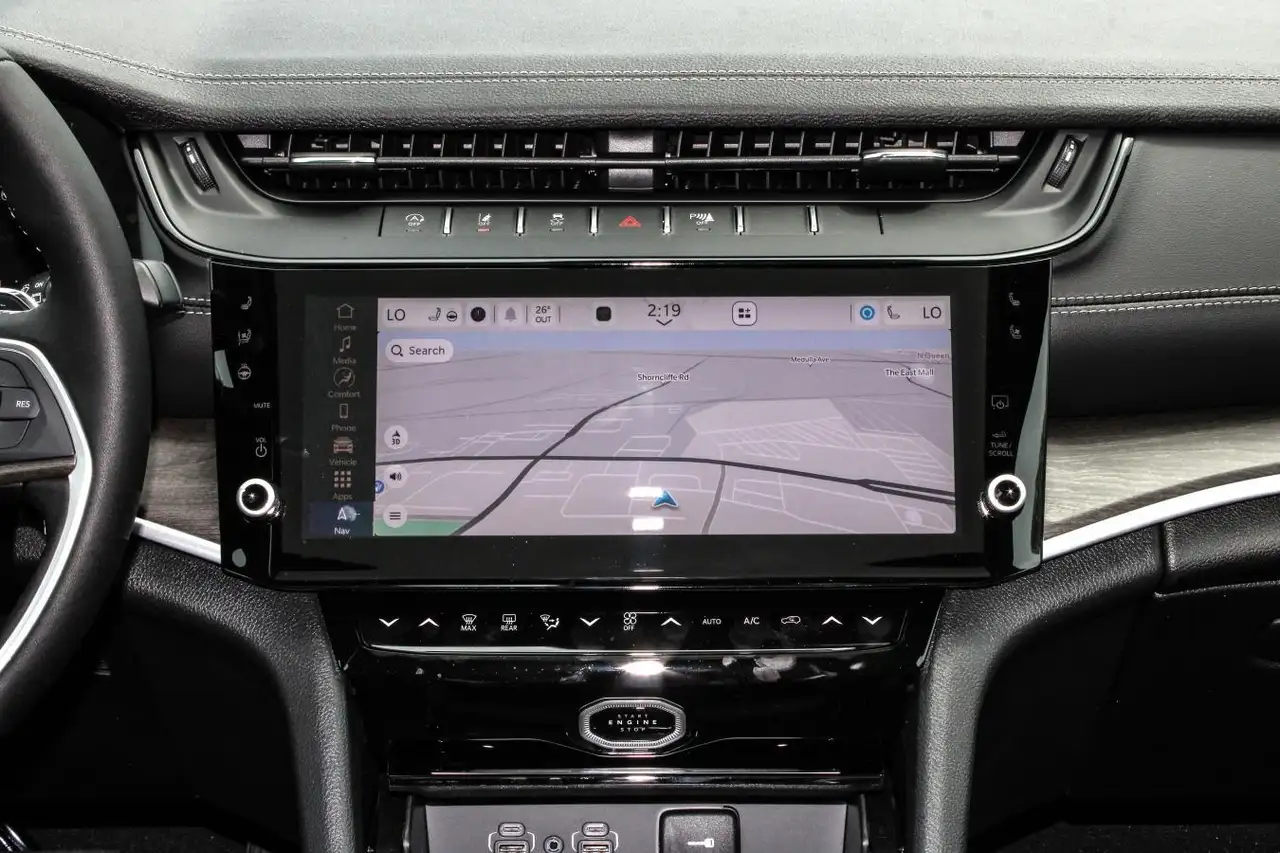 Jeep Grand Cherokee снимка Jeep Grand Cherokee