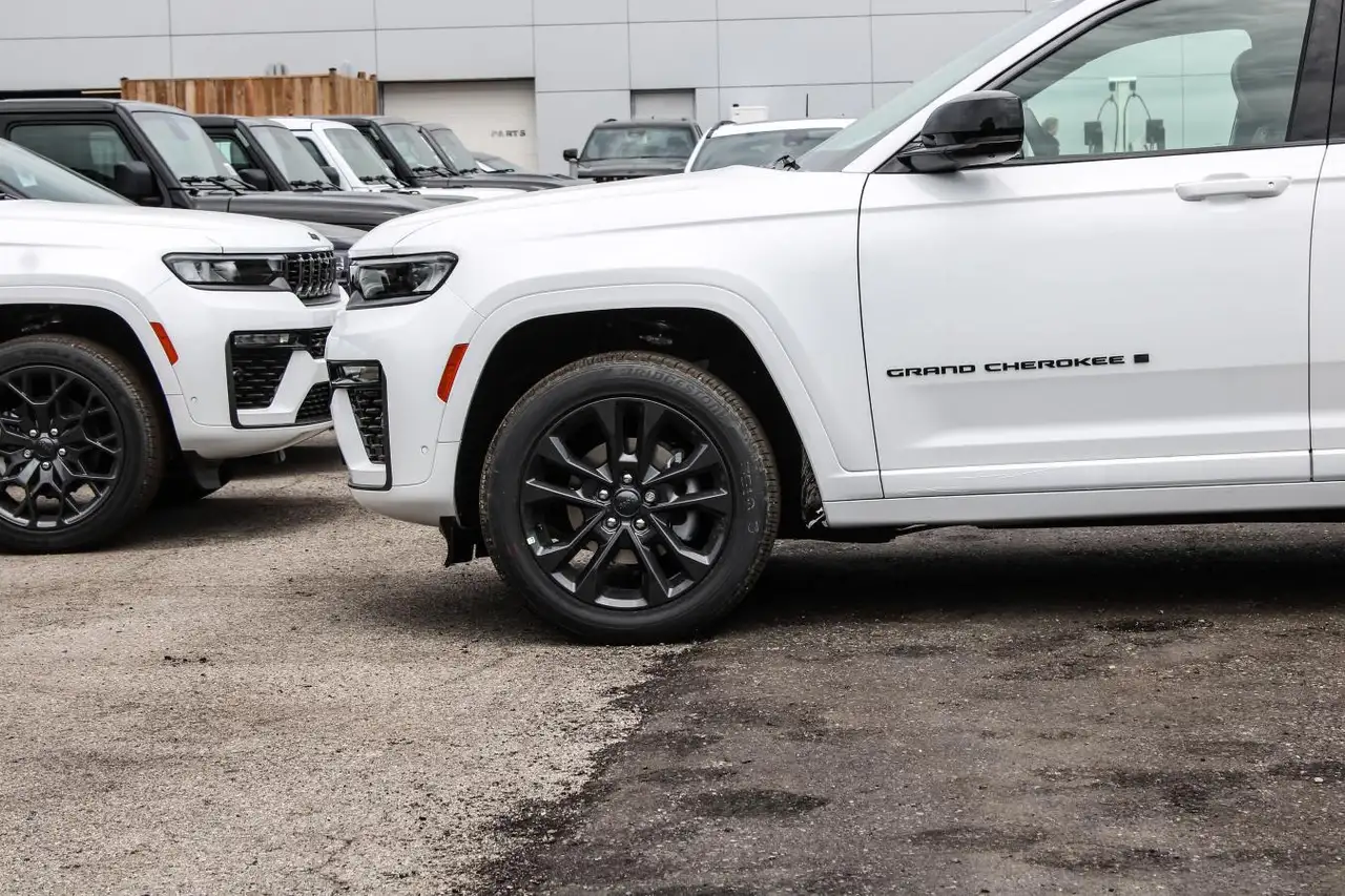 Jeep Grand Cherokee снимка Jeep Grand Cherokee