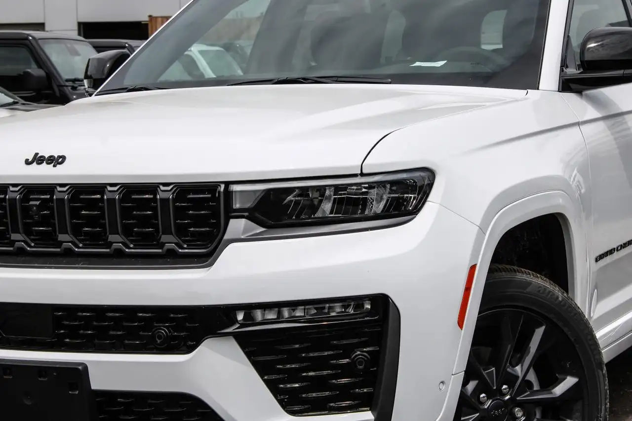 Jeep Grand Cherokee снимка Jeep Grand Cherokee