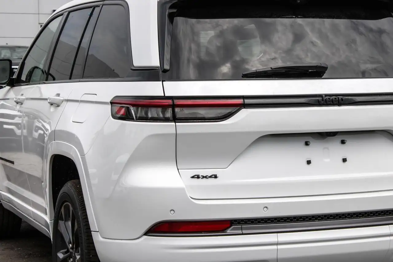 Jeep Grand Cherokee снимка Jeep Grand Cherokee