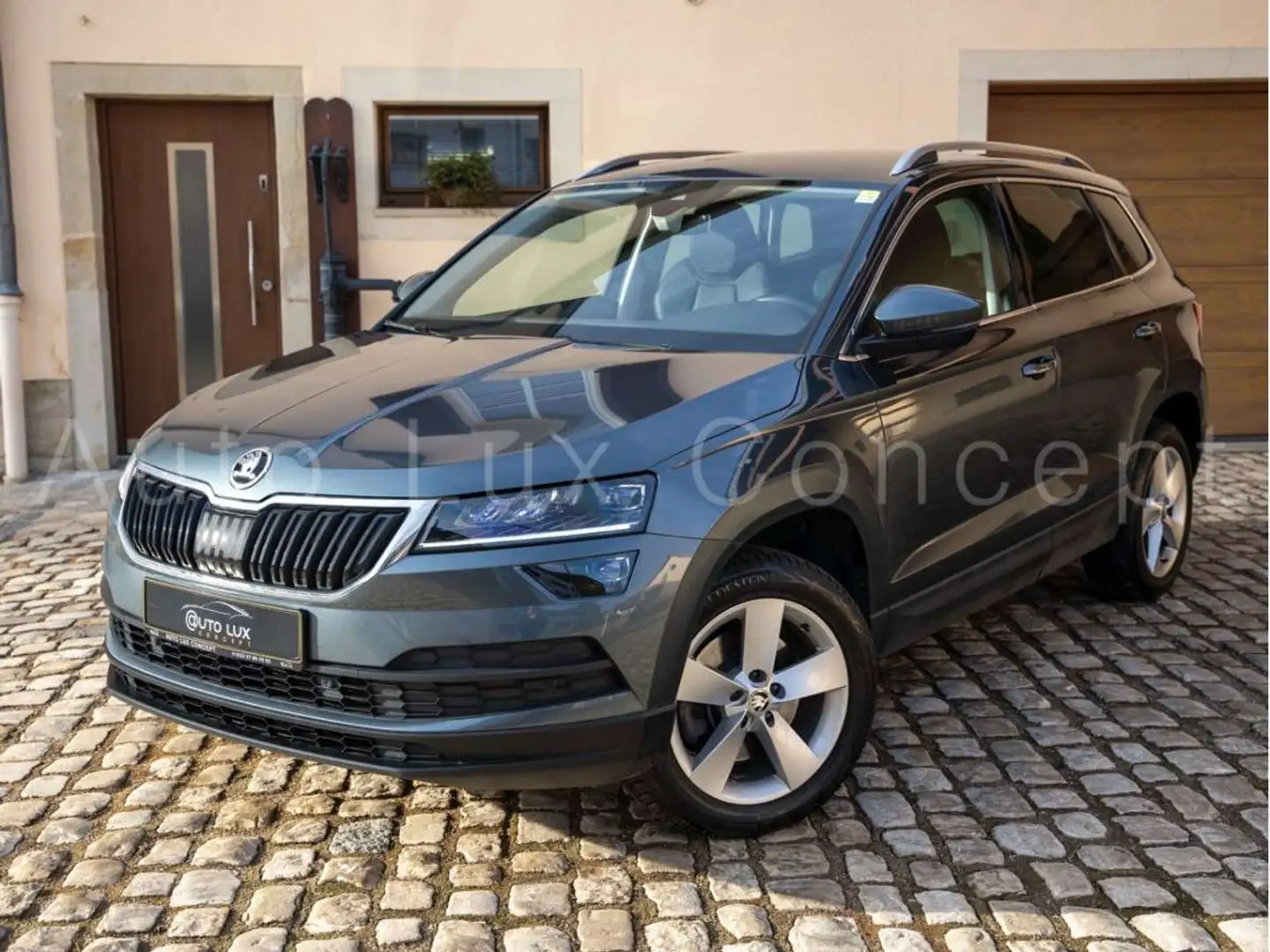 Skoda Karoq 1.5 TSI 150 Style DSG/Leder/Kamera/LED/Keyless Gris - 1