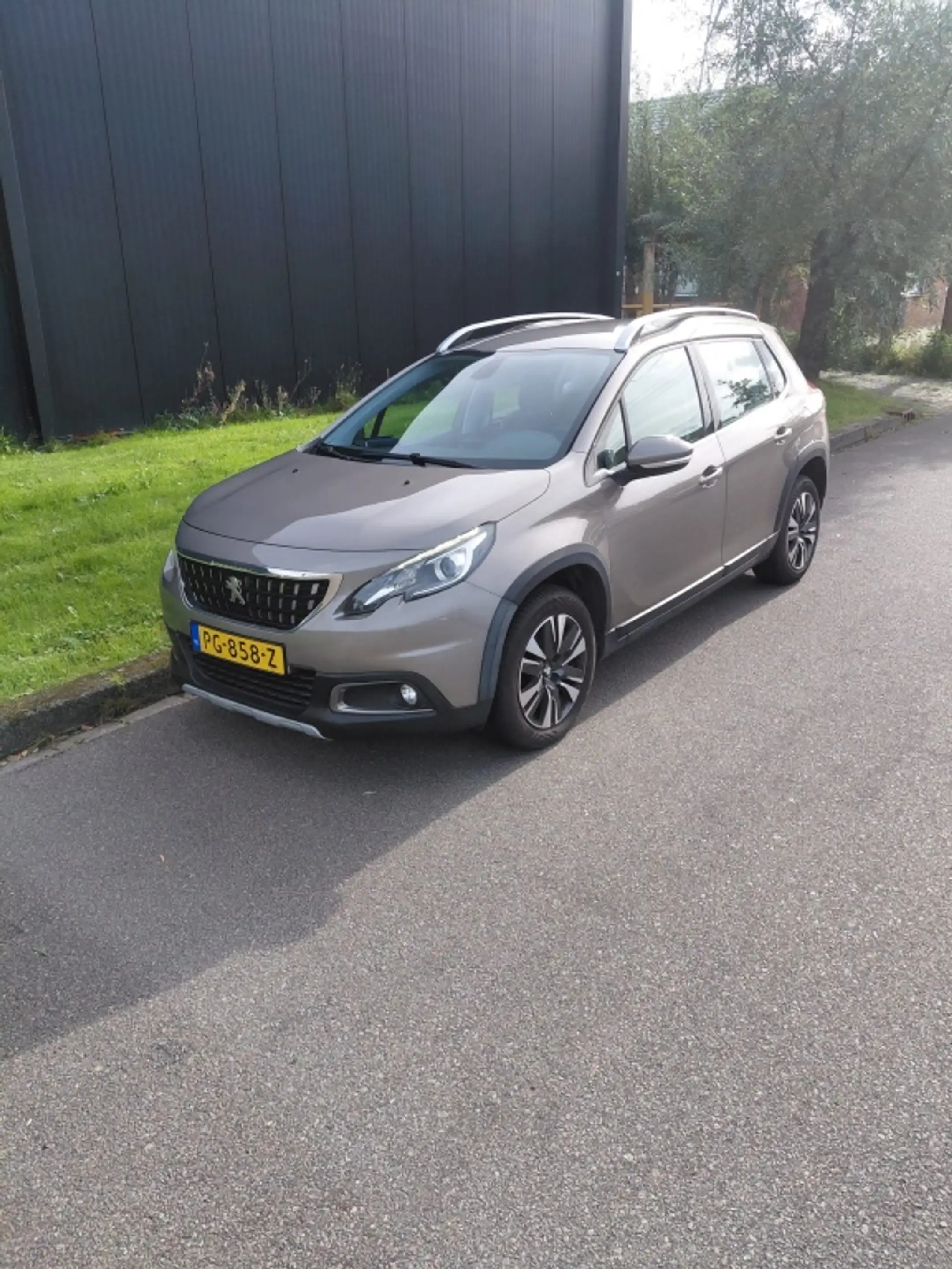 Peugeot 2008 1.2 PureTech Allure