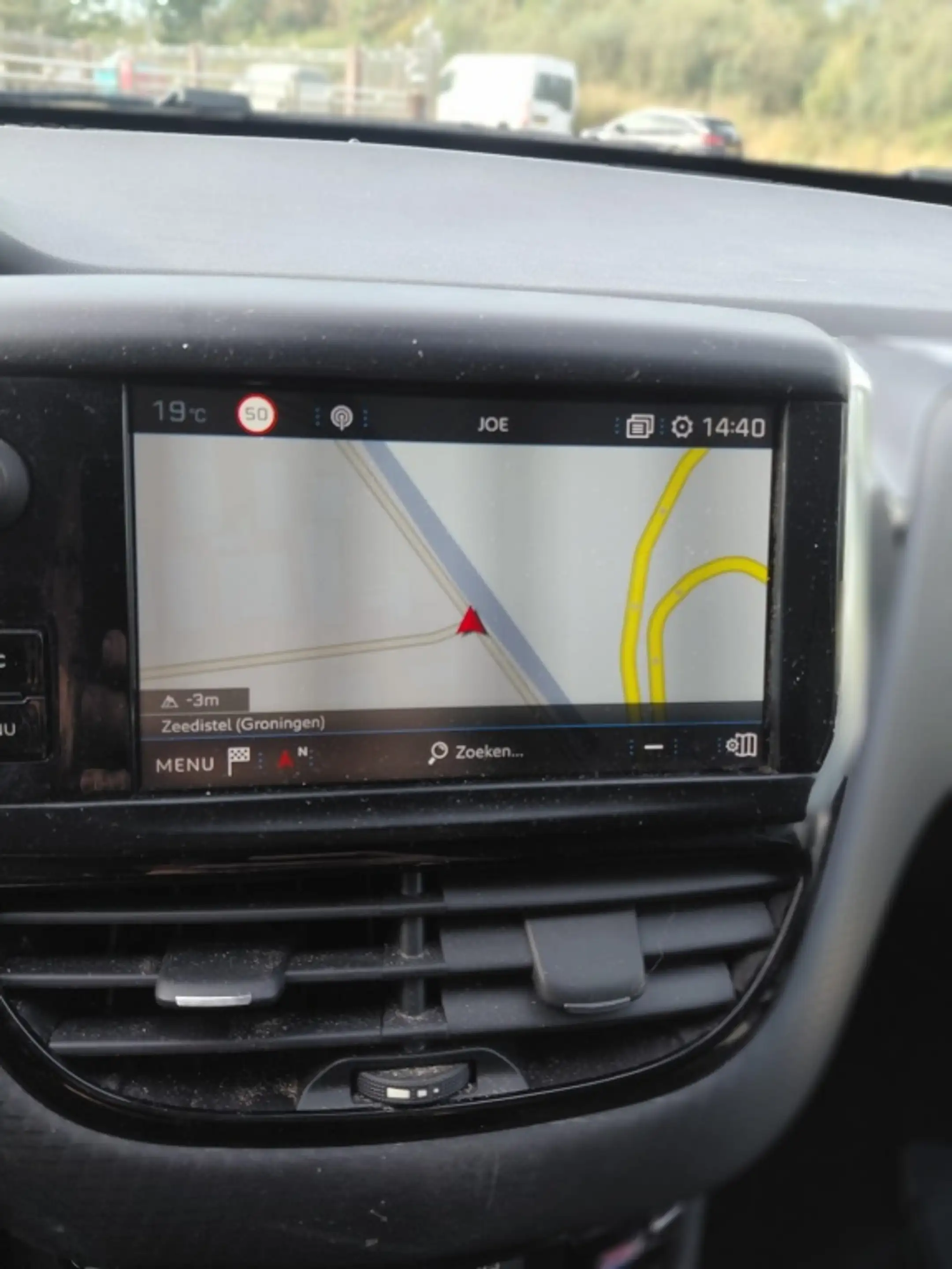 Peugeot 2008 1.2 PureTech Allure — photo 10