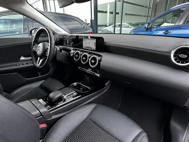 Mercedes-Benz CLA view 13