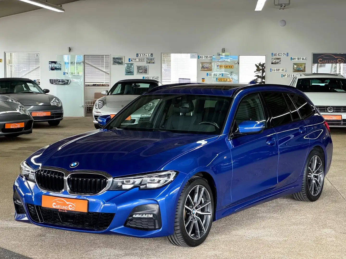 BMW 320 d xD Touring M-Sport *SHZ*NAV*PAN*LED*ACC*RK Blau - 1