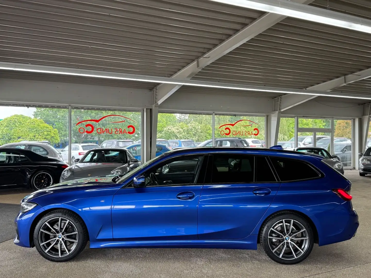BMW 320 d xD Touring M-Sport *SHZ*NAV*PAN*LED*ACC*RK Blau - 2