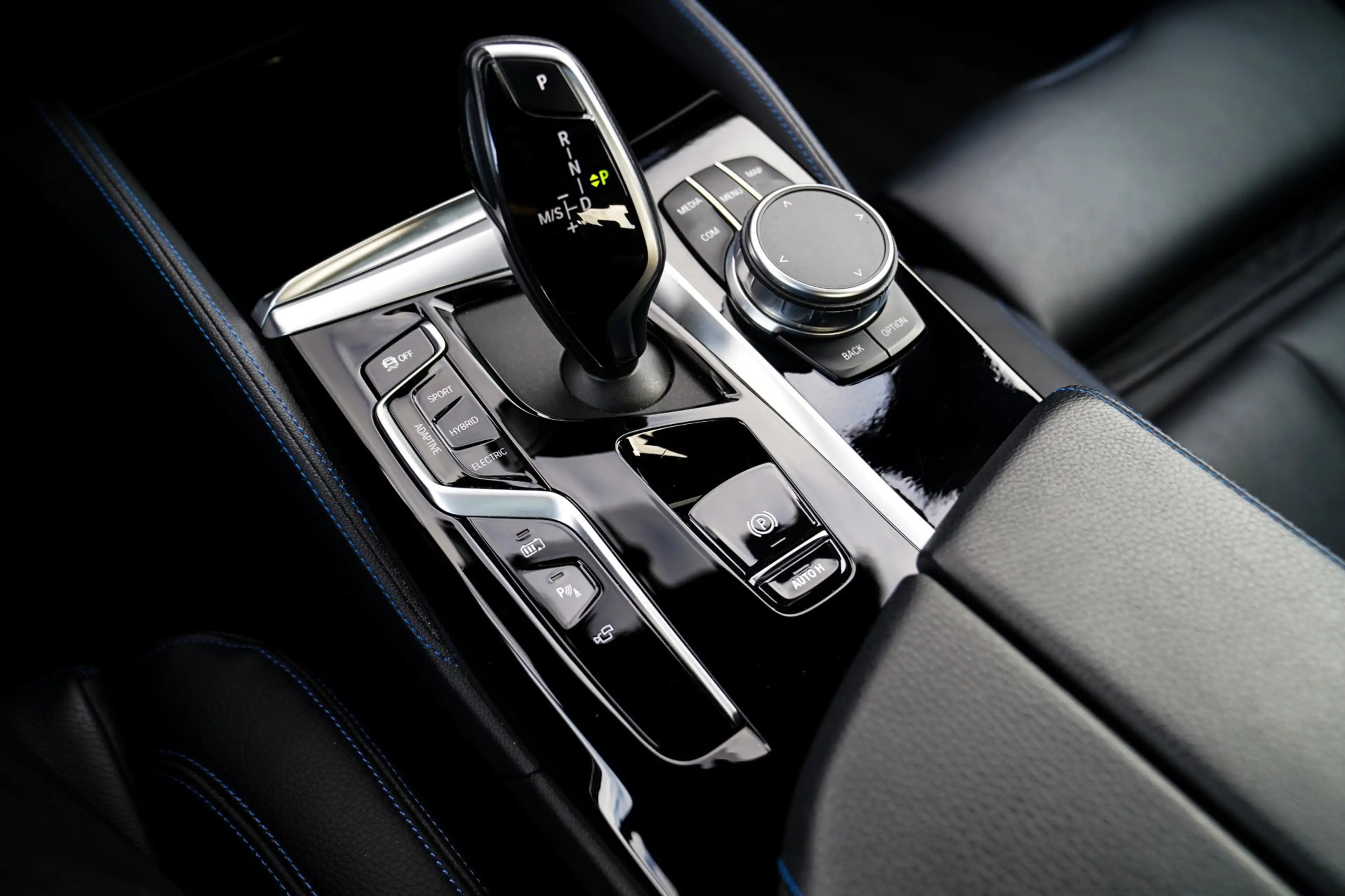 BMW 545 5-serie 545e xDrive High Executive | Head Up Displ — photo 42