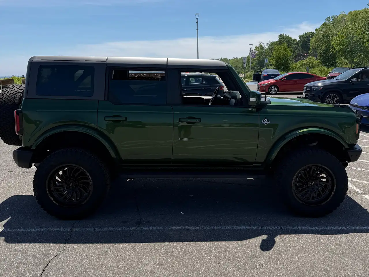 Ford Bronco photo Ford Bronco