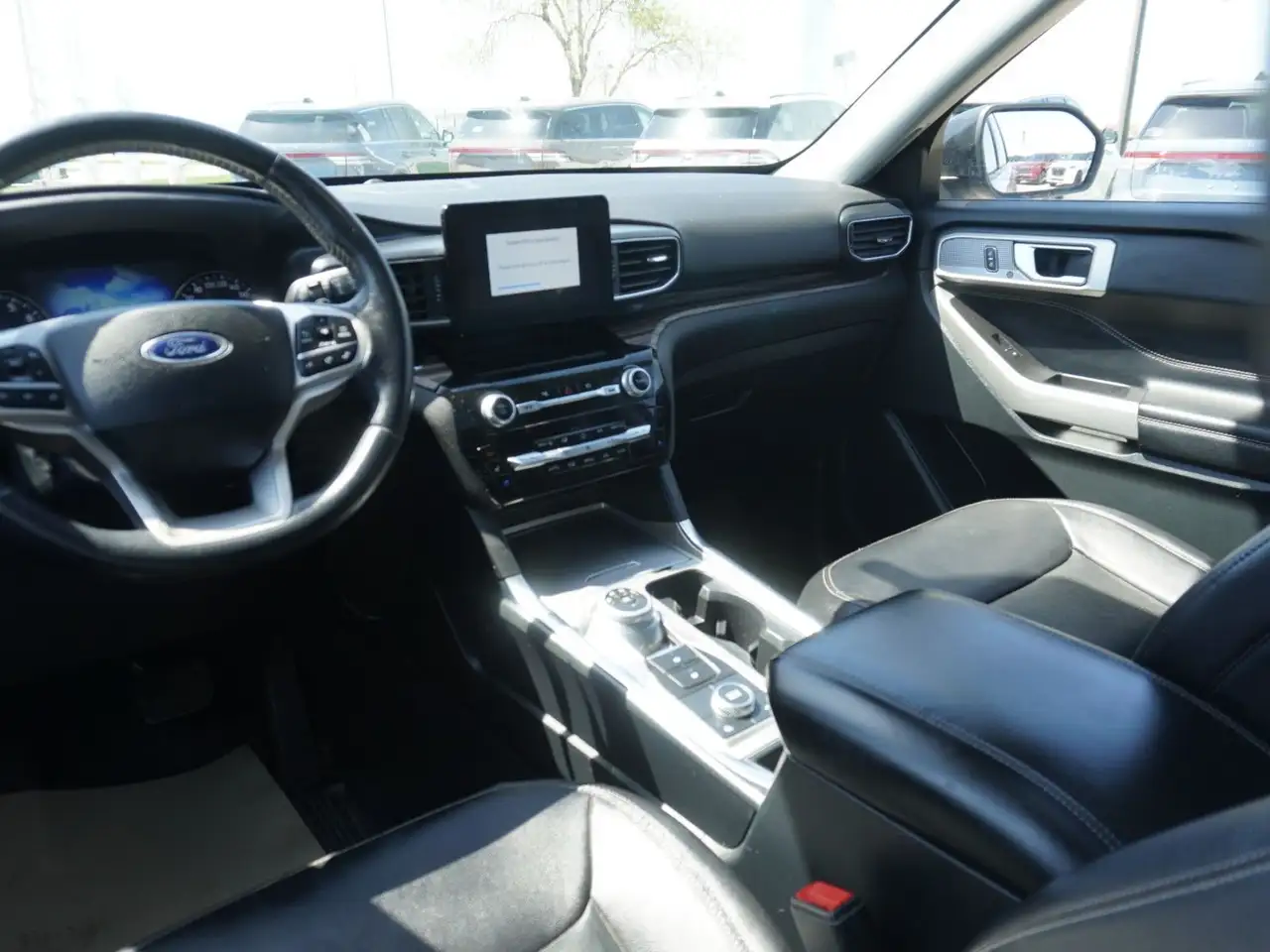 Ford Explorer снимка Ford Explorer